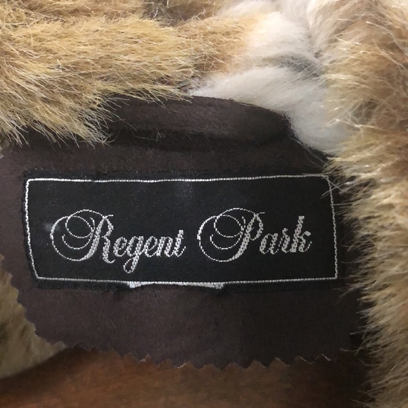 Hooded Vest - Picture 4 of 7